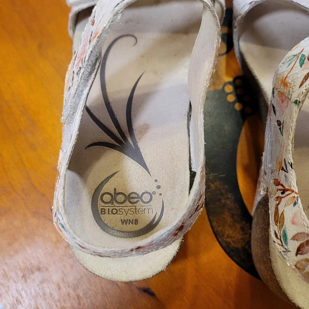 Abeo BIOsystem Una Floral Snakeskin Leather Wedge Sandals Neutral Support Size 8